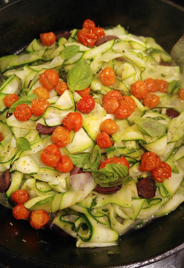 Vegetarian Pizza with Zucchini Crust | The Gluten Free