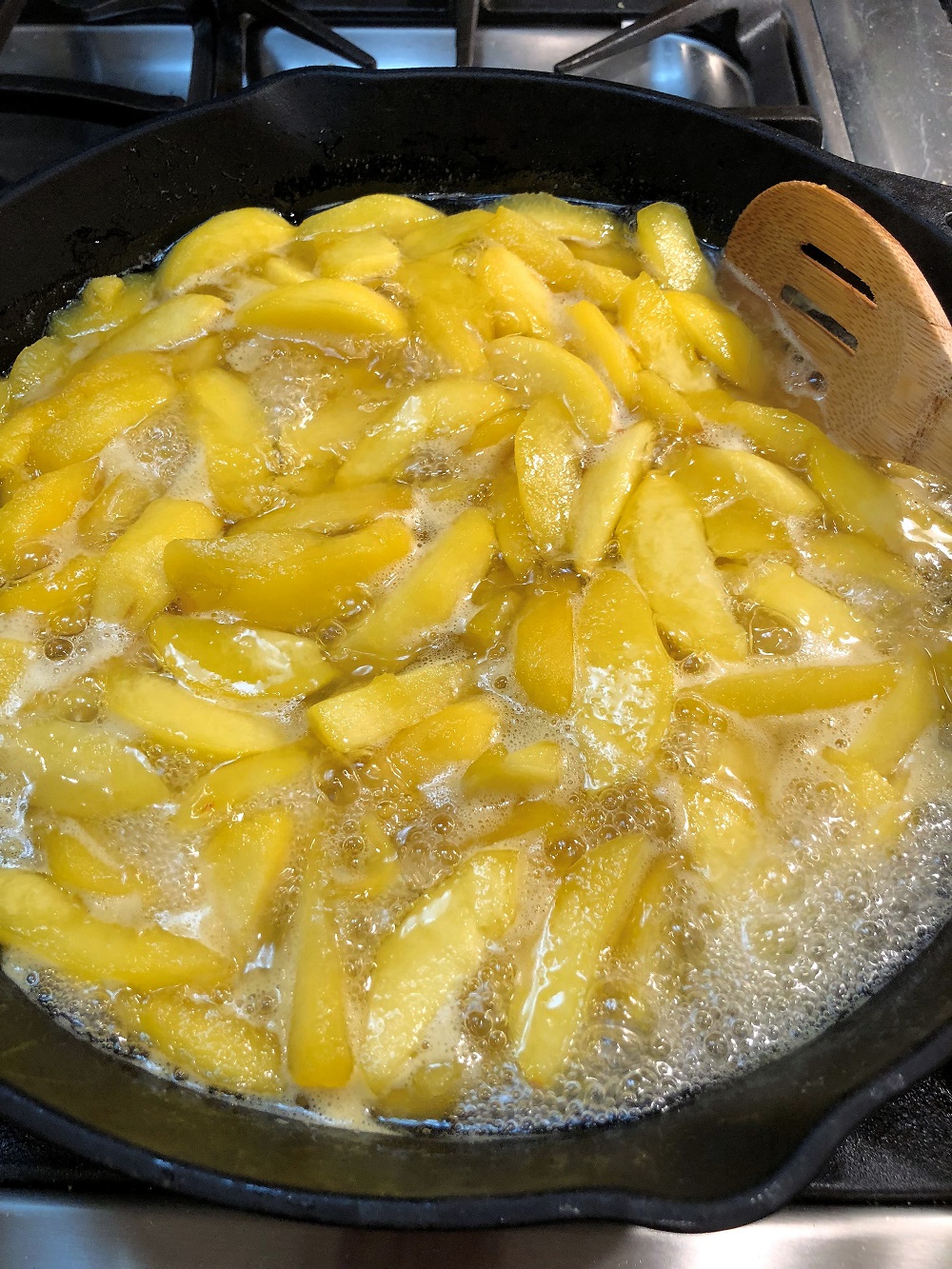 Delicious Gluten Free Fresh Peach Cobbler